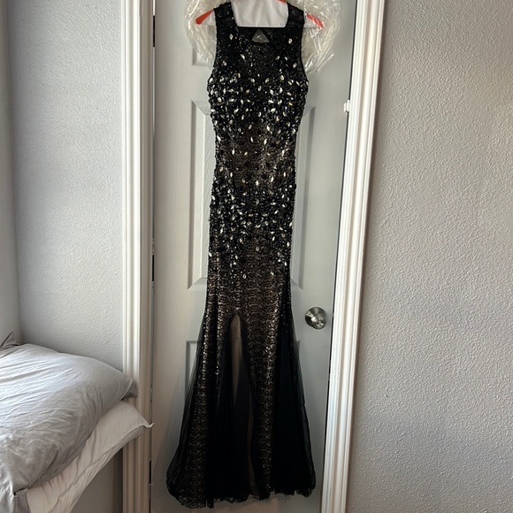 Black Beaded Prom Dress Size 6 - Picture 1 of 3